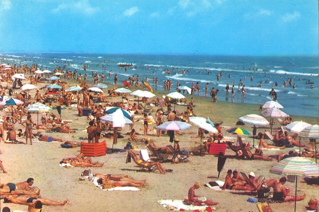 2011-1 - Mamaia. Pe plajă